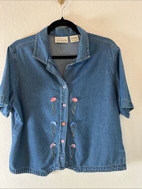 VTG basic Editions Denim ShortSleeve Embroidered ButtonUp Shirt Floral button XL
